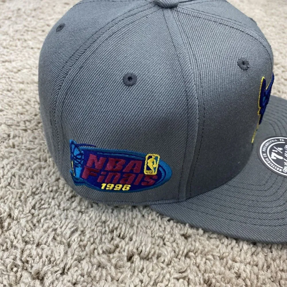 Chicago Bulls Hat Mitchell & Ness 7 1/4 Carbon‎ 1996 Finals Patch Windy City Cap